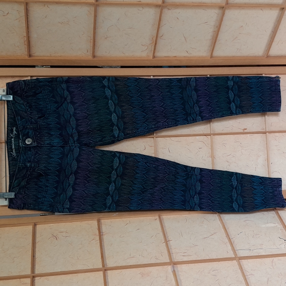 American Eagle Outfitters leaf Jean's size 6